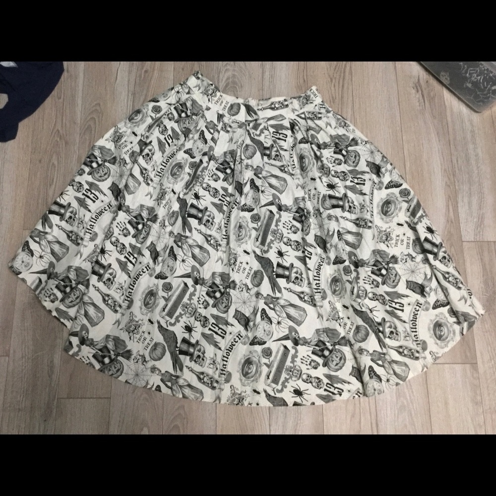 RETROLICIOUS SPOOKY SKIRT
